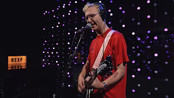 Hotline TNT live performance
